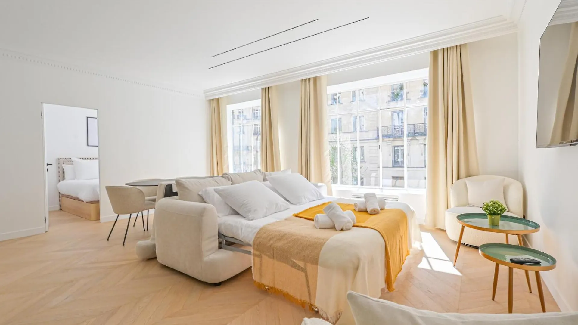 Luxurious & Famous Parisian Flat公寓