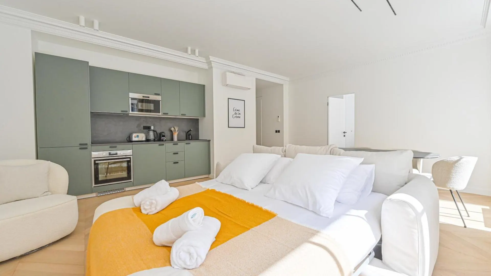 Luxurious & Famous Parisian Flat Apartment  Paris